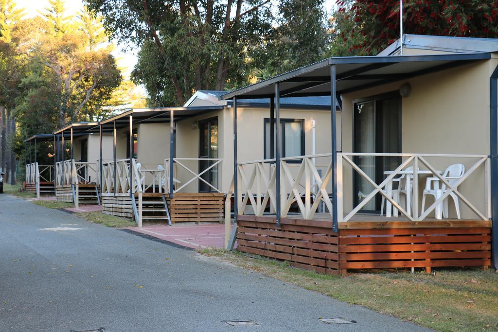 Hotel Acclaim Kingsway Tourist Park Madeley Exterior foto